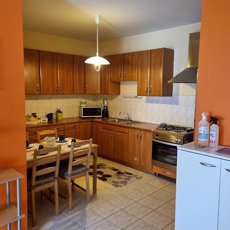 סגד Tudor Apartman מראה חיצוני תמונה