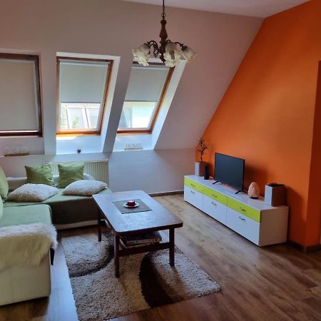 סגד Tudor Apartman מראה חיצוני תמונה